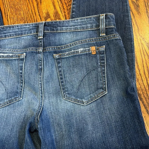 Joe’s Colletti medium wash raw hem lightly distressed 4-pocket skinny jeans. 28 - Picture 3 of 4
